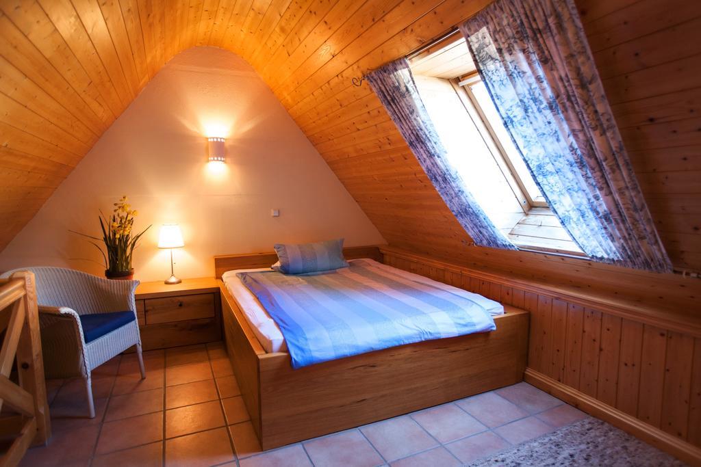 Gaestehaus Craintaler Muehle B&B Creglingen Rom bilde
